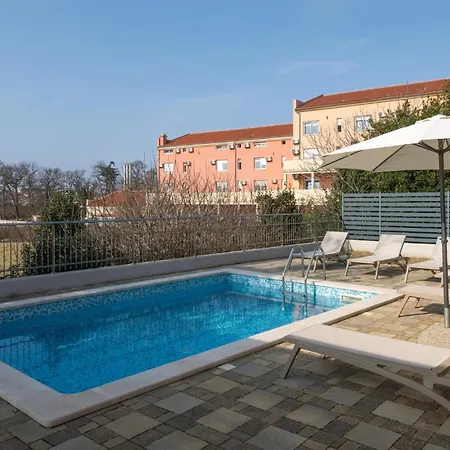 Lovely In With Swimming Pool Holiday home Pula