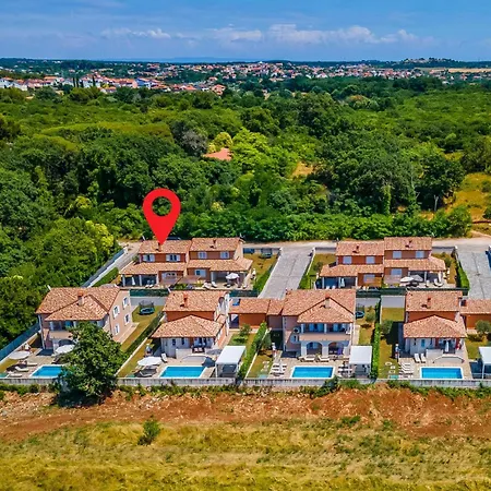 Holiday home Lovely In With Swimming Pool
